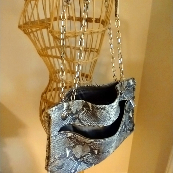 DKNY Handbag Shld/Crossbody Snake skin design chain link NWOT - Picture 3 of 16